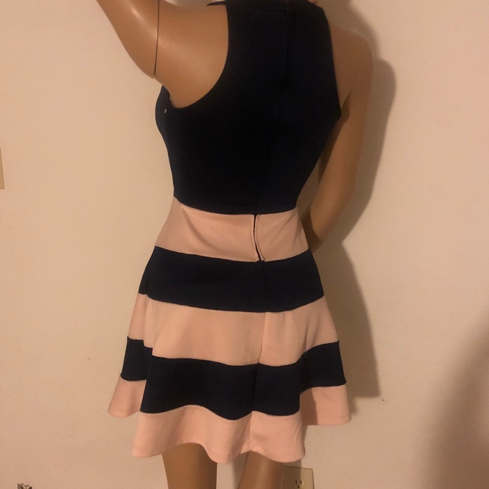 Gorgeous Navy & Cream Striped Summer Dress | Fit & Flare | Medium (8/10) - Picture 3 of 4
